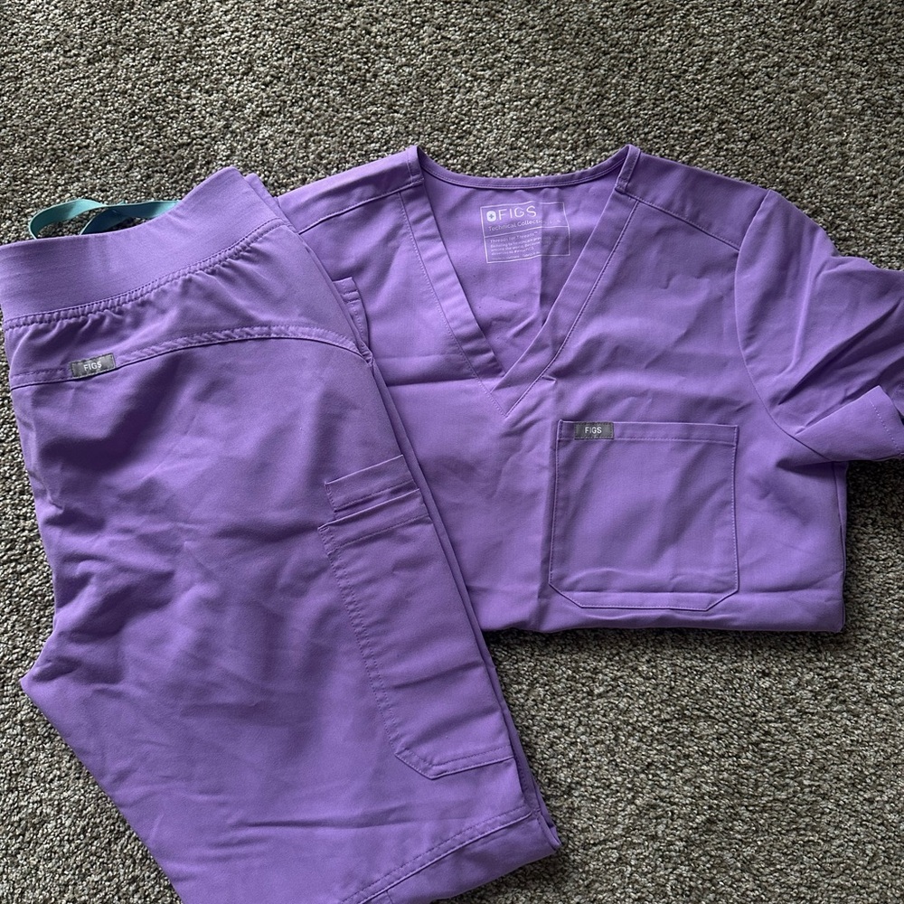 Figs Purple Scrub Set